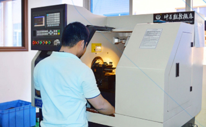 Dlaczego warto wybrać profesjonalnego producenta aparatu bezpieczeństwa Pan-Tilt Unit (PTZ)?